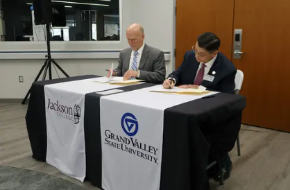 GVSU and Jackson College Sign Articulation Agreement